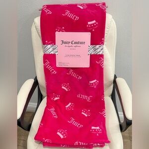 NEW Juicy Couture Hot Pink Plush Printed Throw Blanket w/ Heart‎ Crowns and Logo